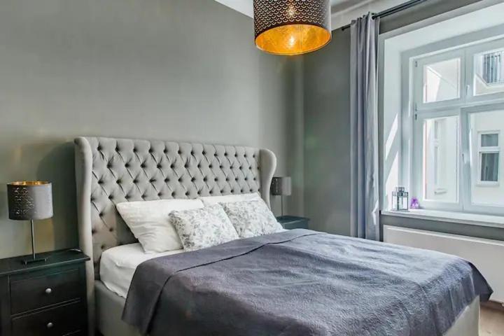 Luxury At Centre Andel! Apartamento
